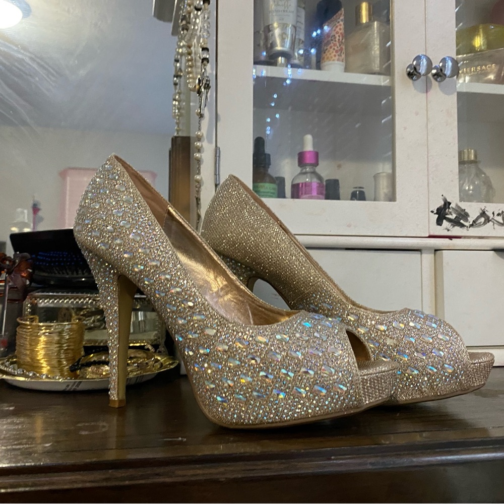 Elegant Gold Peep-Toe Heels